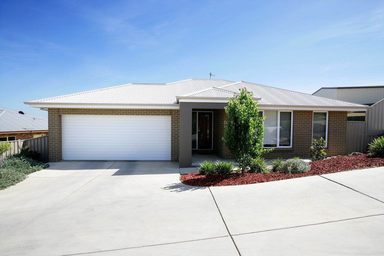 1/2 Larra Place, Bourkelands NSW 2650, Image 1