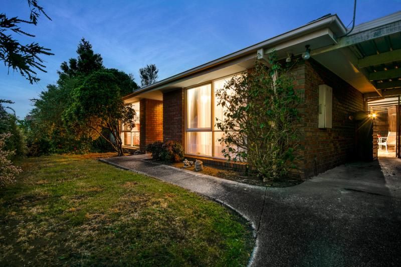 4 bedrooms House in 45 Lodge Crescent BERWICK VIC, 3806