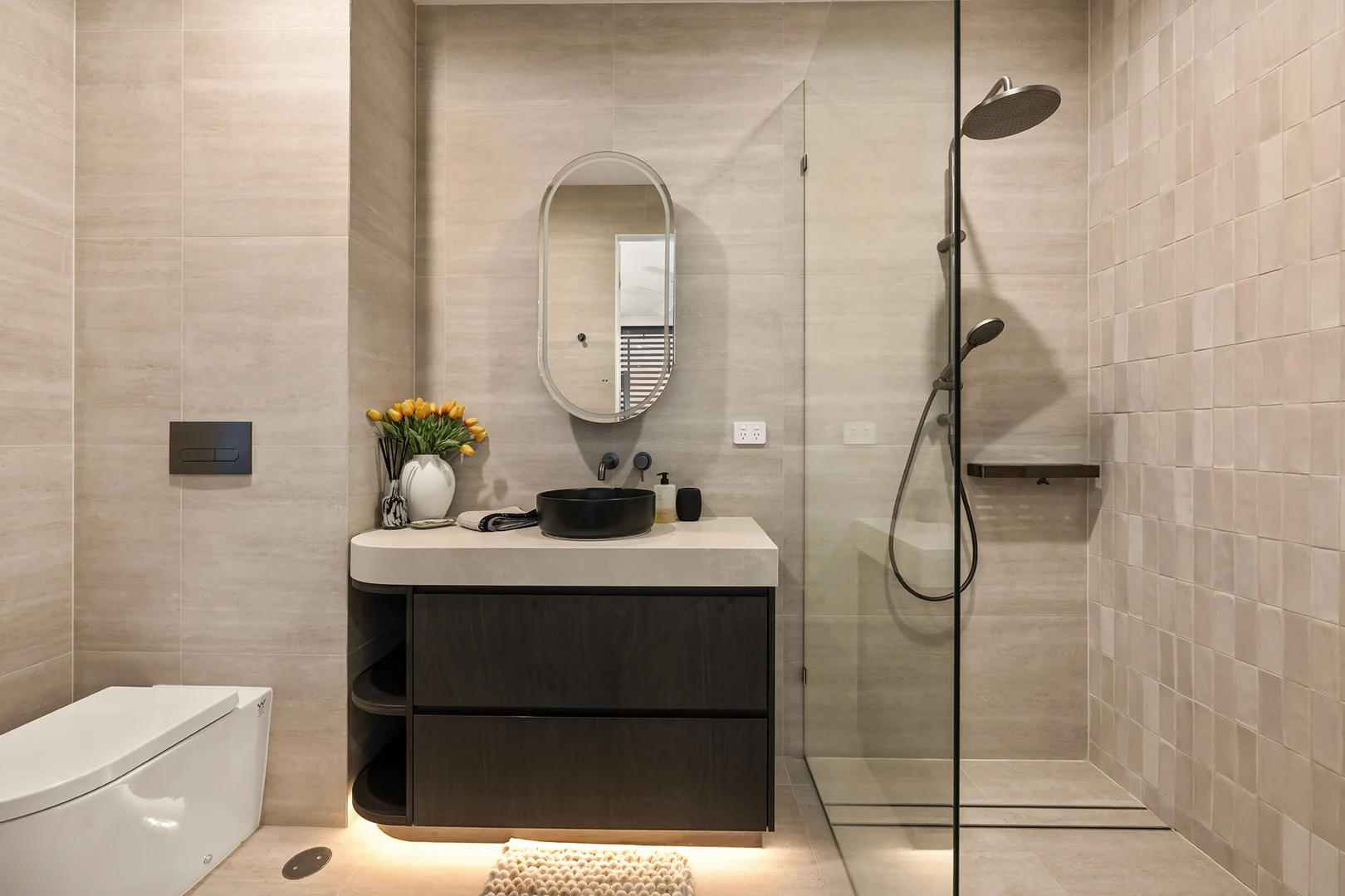 Additional image 19 of 2/4 Paradise Parade, Paradise Point QLD 4216