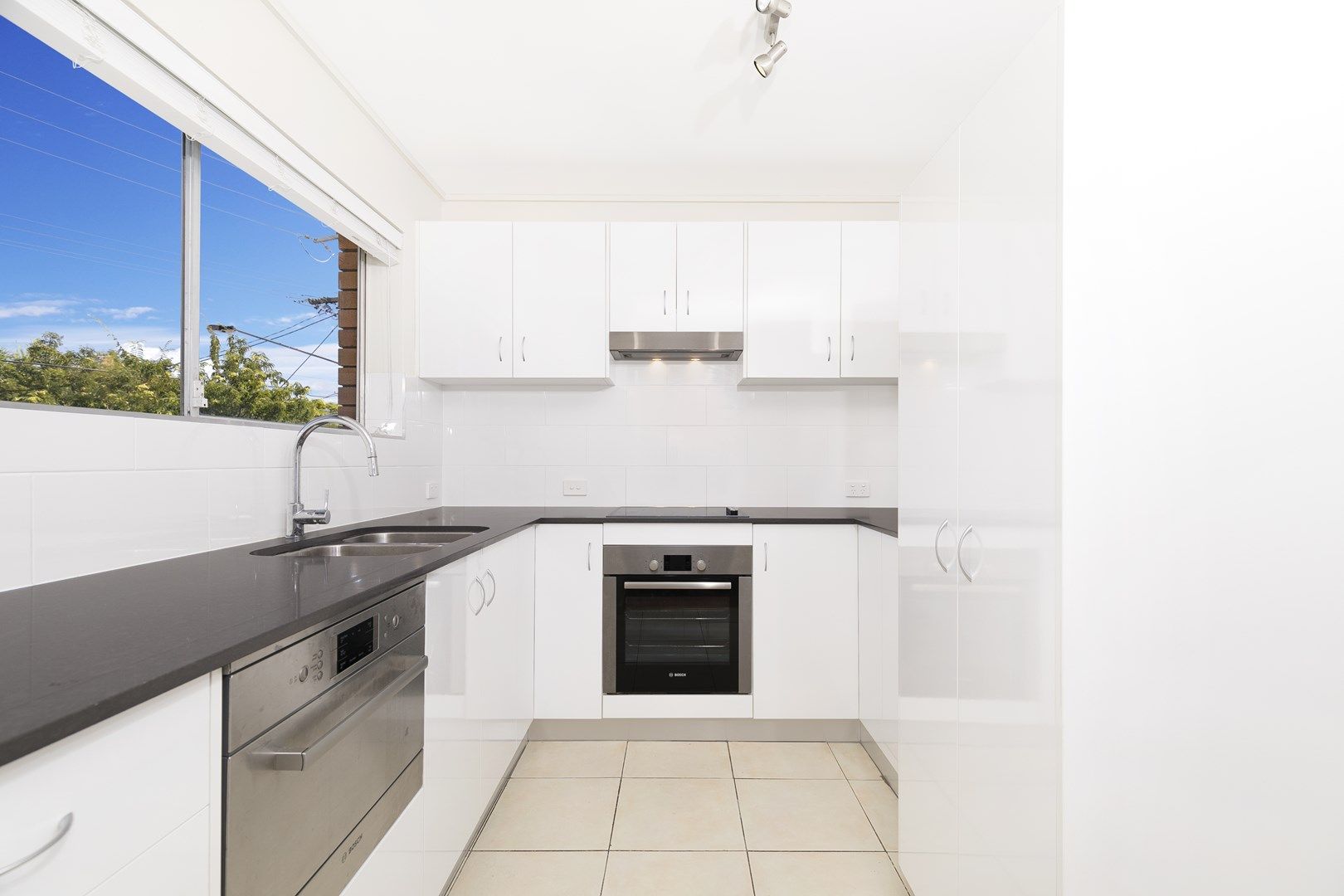 1 bedrooms Apartment / Unit / Flat in 2/2 Prospect Terrace RED HILL QLD, 4059