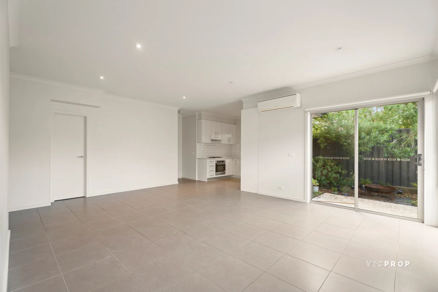 Additional image 2 of 3/81 Crookston Road, Reservoir VIC 3073