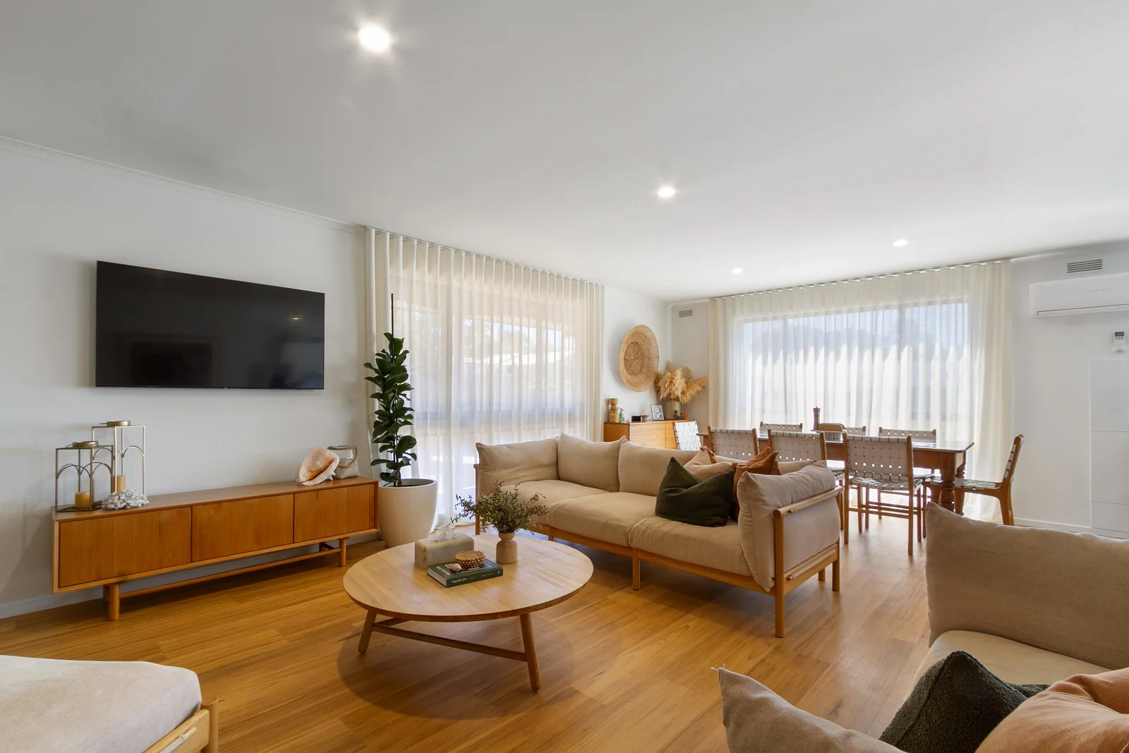 Additional image 5 of 19 West Cres, Lakes Entrance VIC 3909