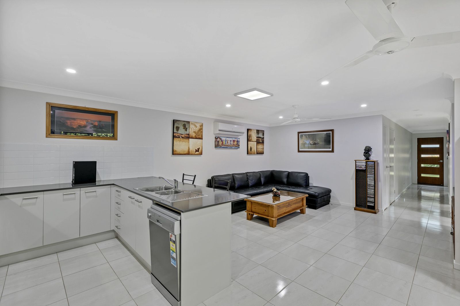 74 Huntley Place, Caloundra West QLD 4551, Image 2