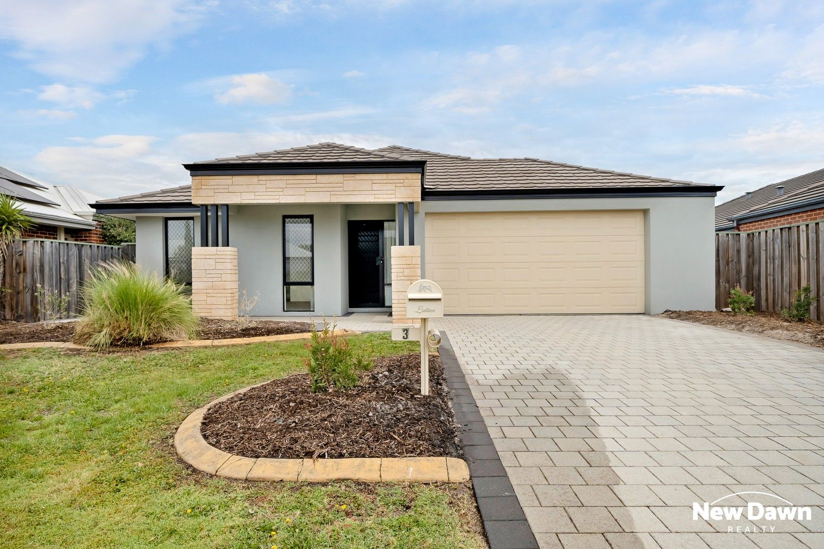 4 bedrooms House in 3 Greenslade Crescent ELLENBROOK WA, 6069