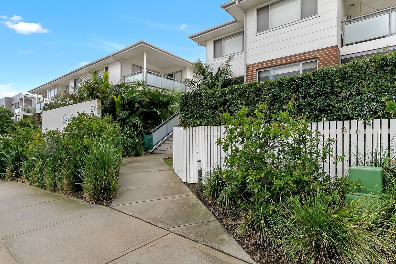 2 bedrooms Apartment / Unit / Flat in 8/12 Shackel Avenue BROOKVALE NSW, 2100