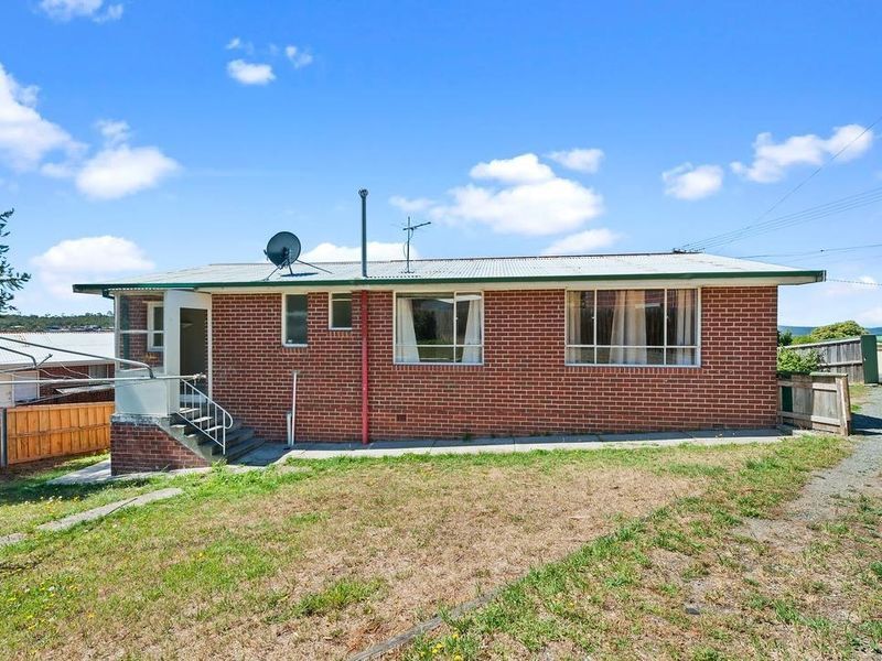 2 Spring St, Claremont TAS 7011 - House For Rent | Domain