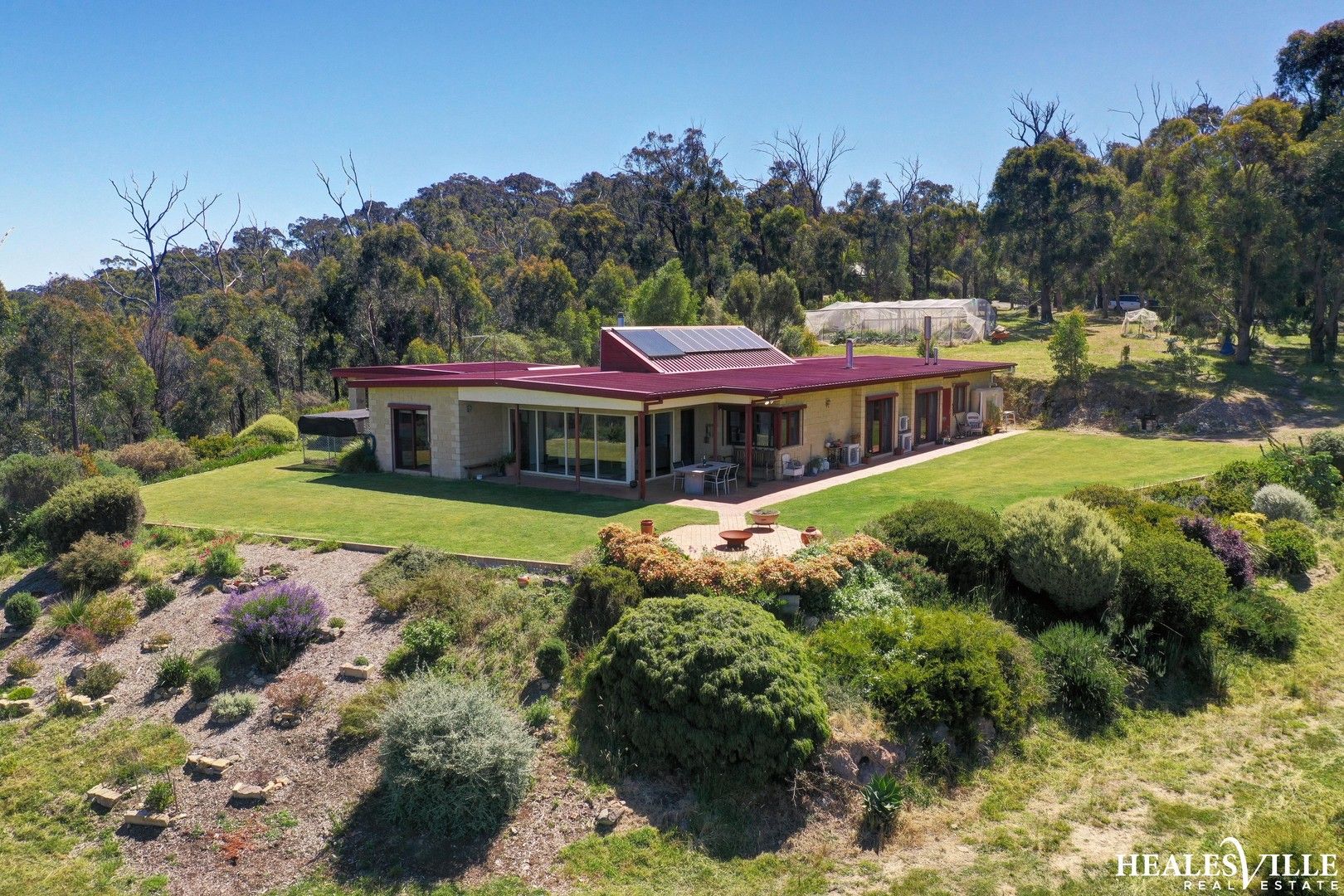 4 bedrooms House in 105 Ainsworth Avenue HEALESVILLE VIC, 3777