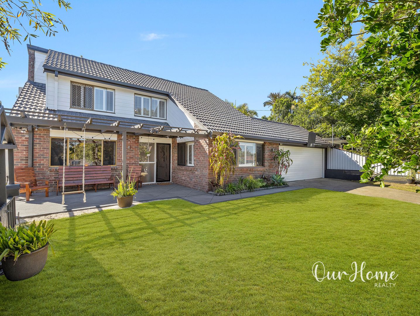 5 bedrooms House in 7 Ironbark Crescent CAMIRA QLD, 4300