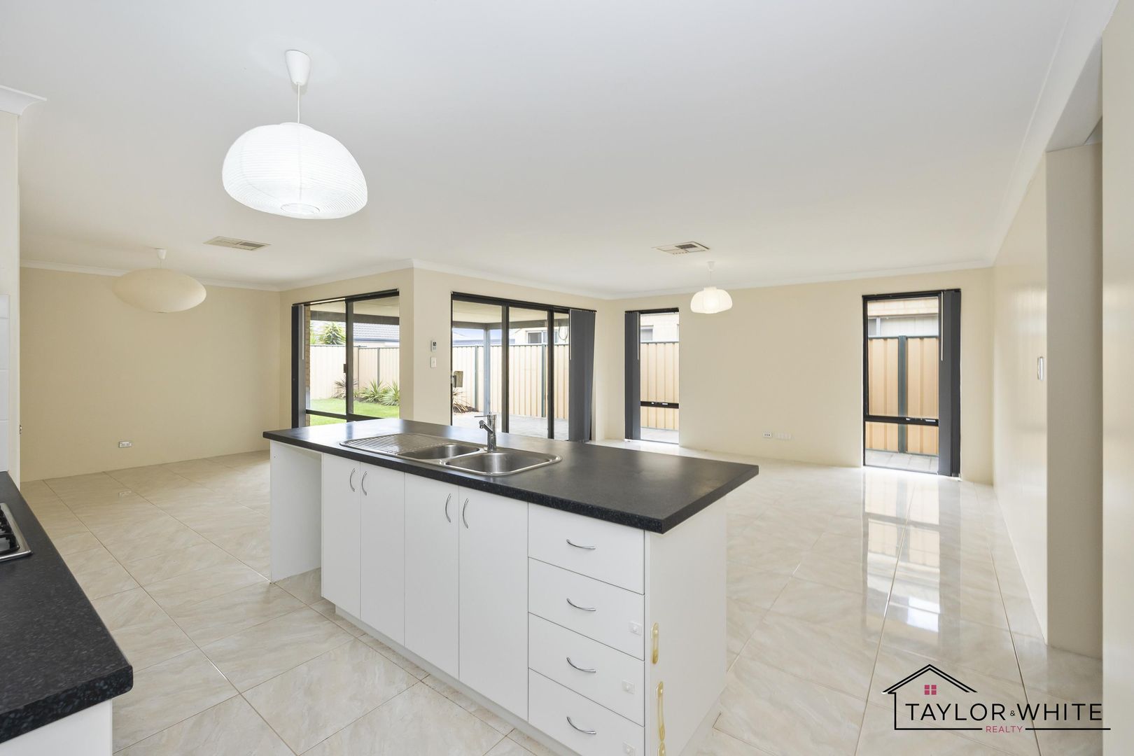 65 Blackwood Meander, Yanchep WA 6035, Image 2