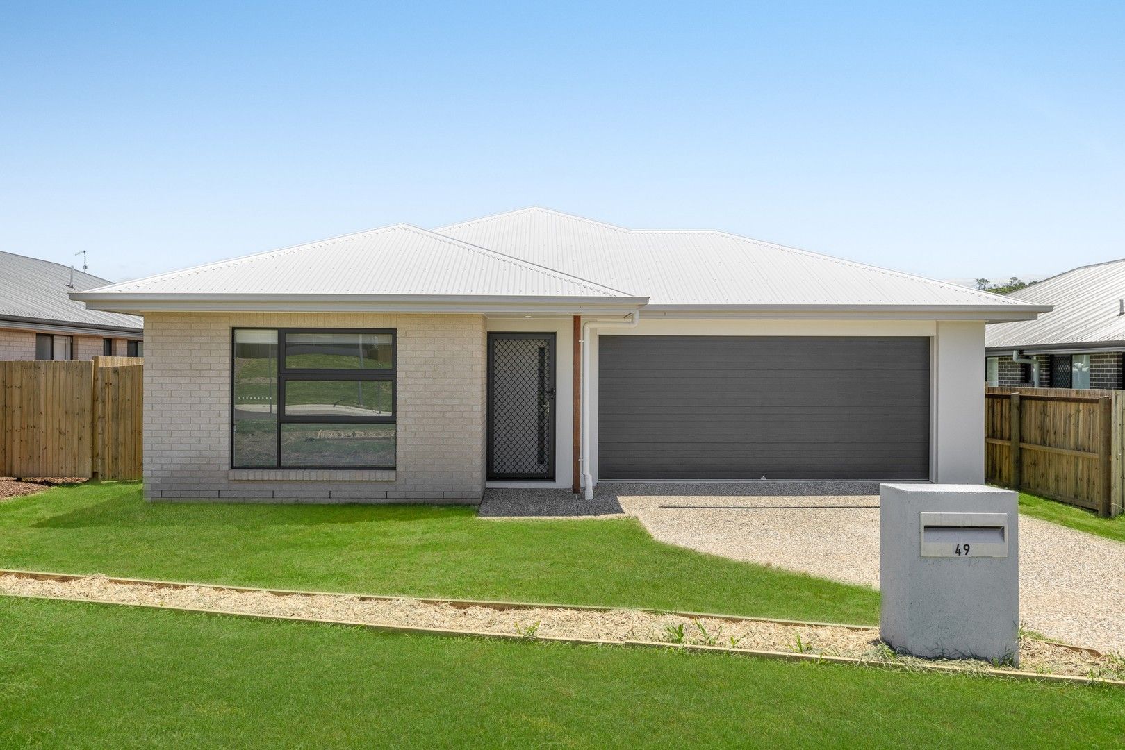 4 bedrooms House in 49 Tallowwood Boulevard COTSWOLD HILLS QLD, 4350