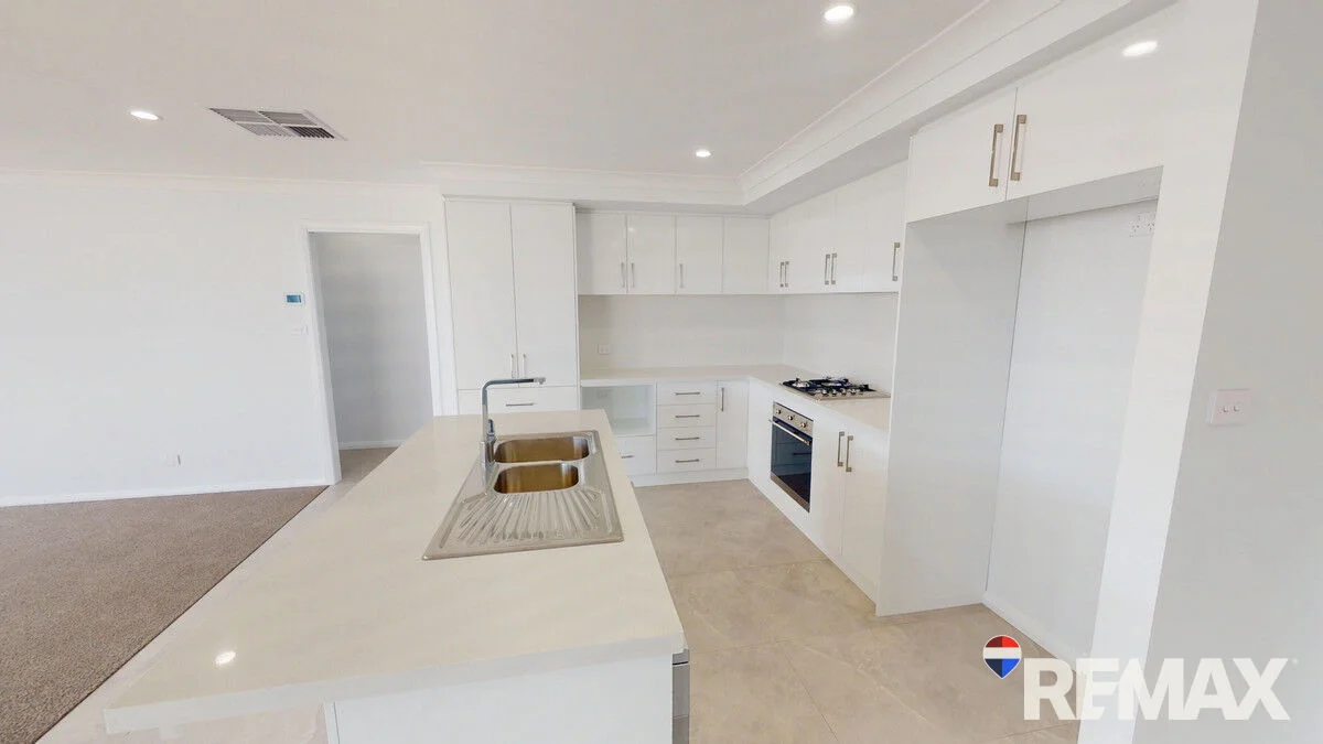 Additional image 5 of 2/21 Hilton Place, Junee NSW 2663