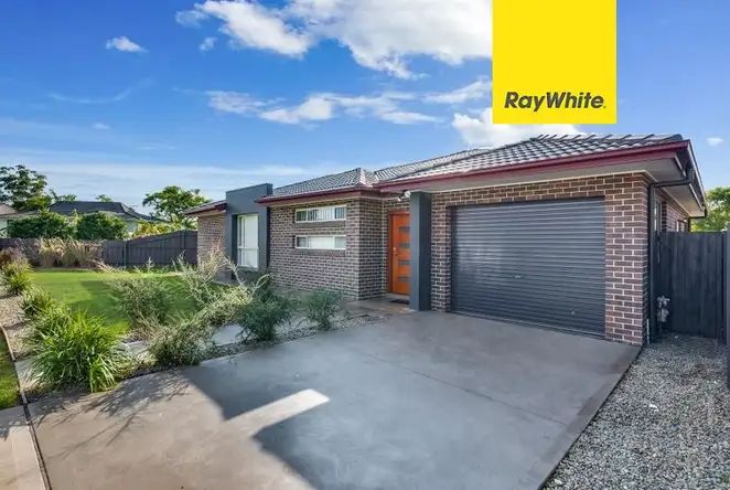 4 bedrooms House in 8a Atkinson Place AIRDS NSW, 2560