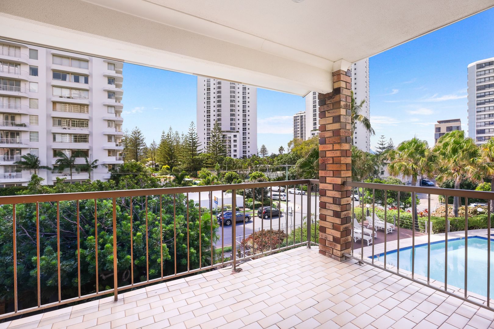 9/4-6 Peak Avenue, Main Beach QLD 4217, Image 2