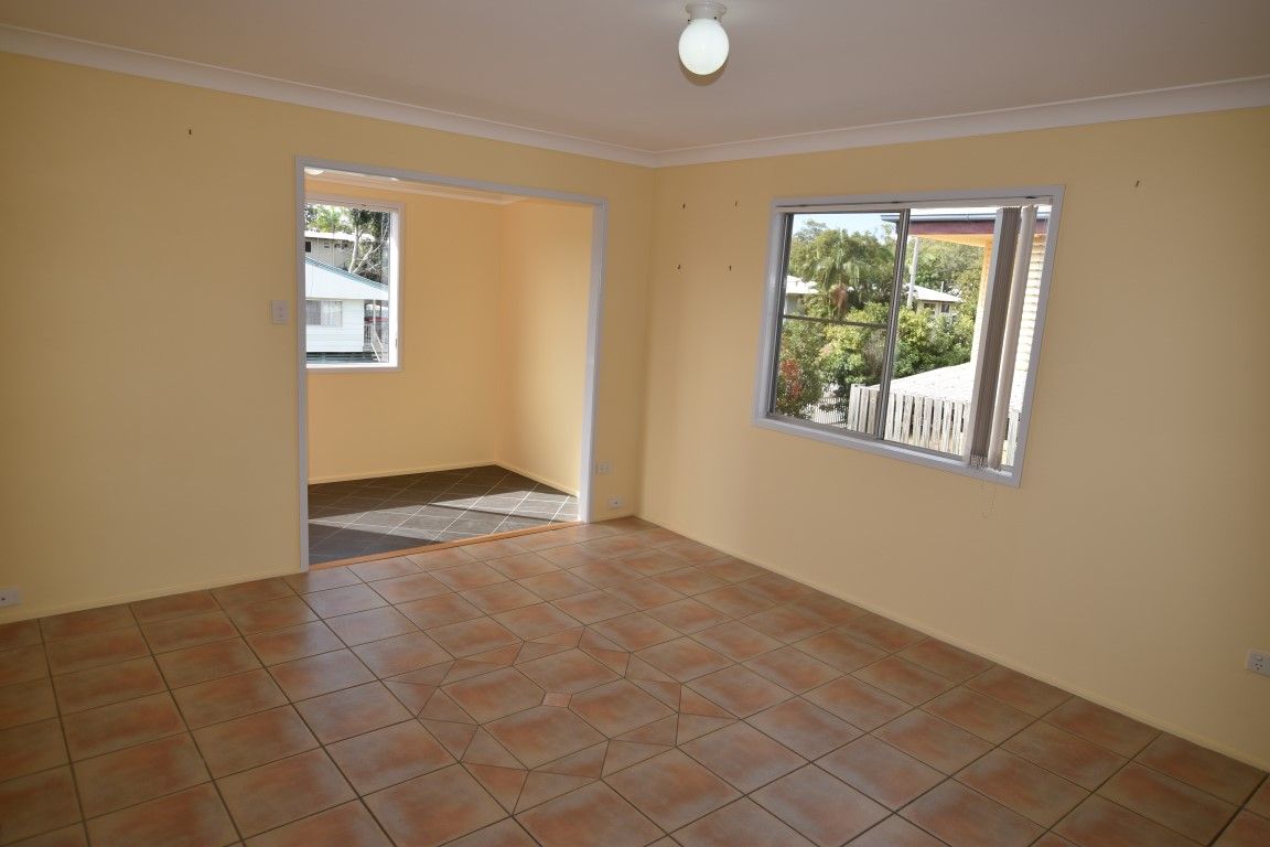 9 Angler Street, Toolooa QLD 4680, Image 2