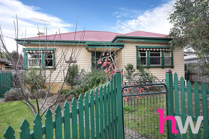 27 Herne Street, Manifold Heights VIC 3218, Image 0
