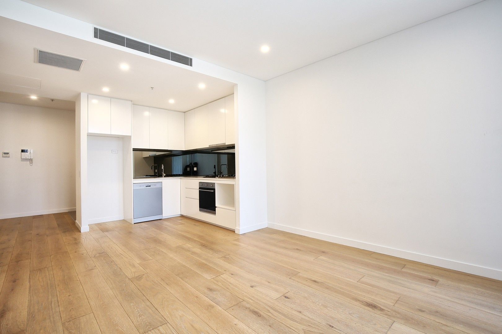 1 bedrooms Apartment / Unit / Flat in 207/26 Cambridge Street EPPING NSW, 2121