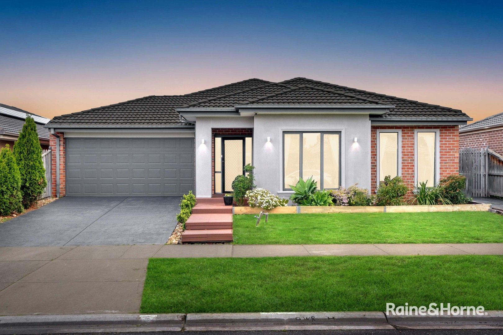 5 Rammer Way, Cranbourne East VIC 3977, Image 0