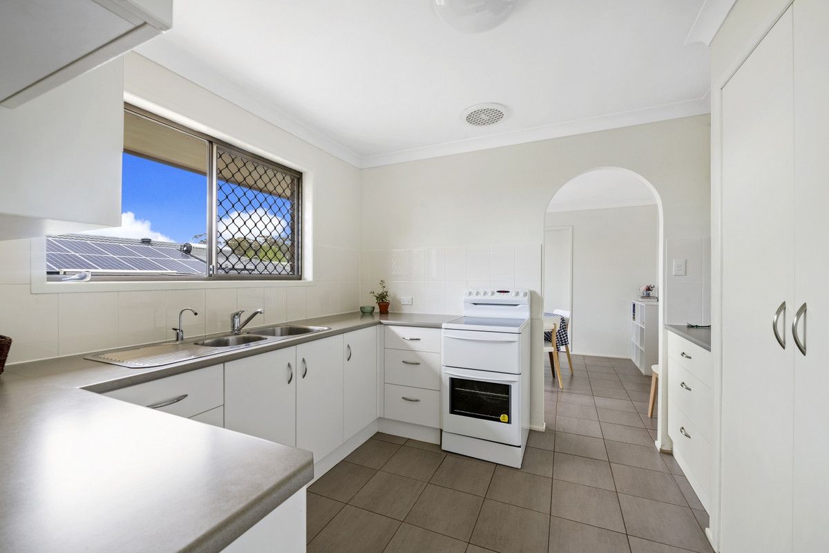 10 Lupin Court, Centenary Heights QLD 4350, Image 1