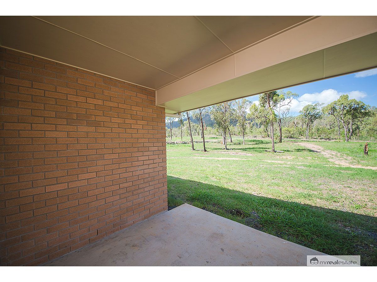 667 Montgomerie Street, Lakes Creek QLD 4701, Image 2