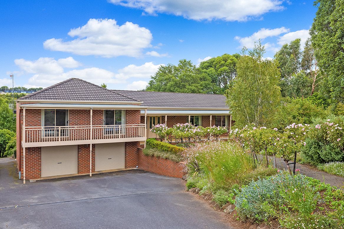 19 Albert Street, Woodford VIC 3281, Image 0