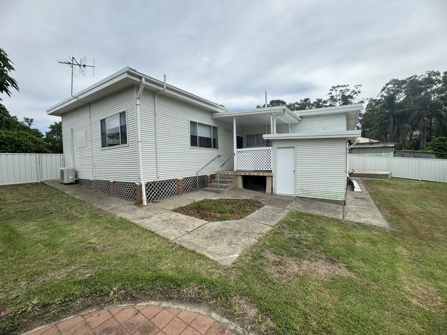 4 Rifle Range Road, Taree NSW 2430 House For Rent 500 Domain