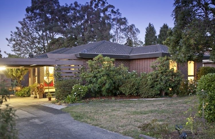 3 bedrooms House in 29 Dumfries Way WANTIRNA VIC, 3152