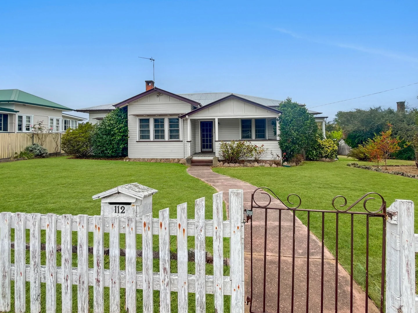 Primary image of 112 Molesworth Street, Tenterfield NSW 2372
