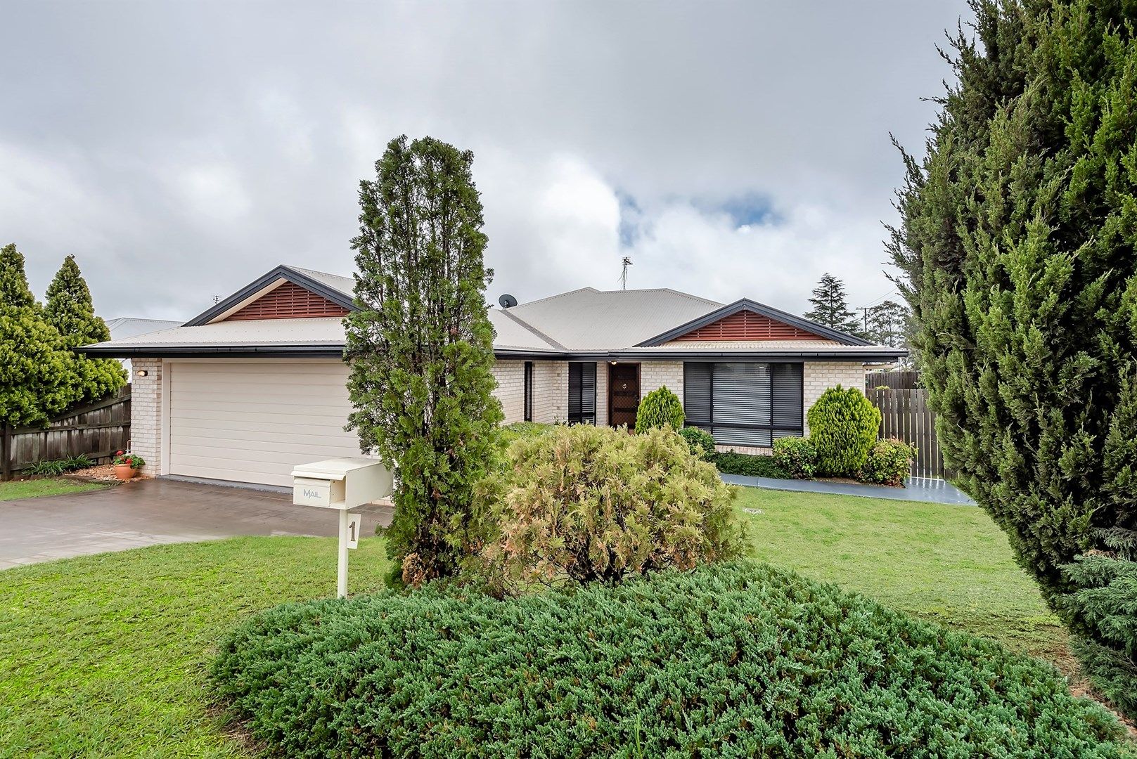 1 Hinchliffe Drive, Kearneys Spring QLD 4350, Image 0