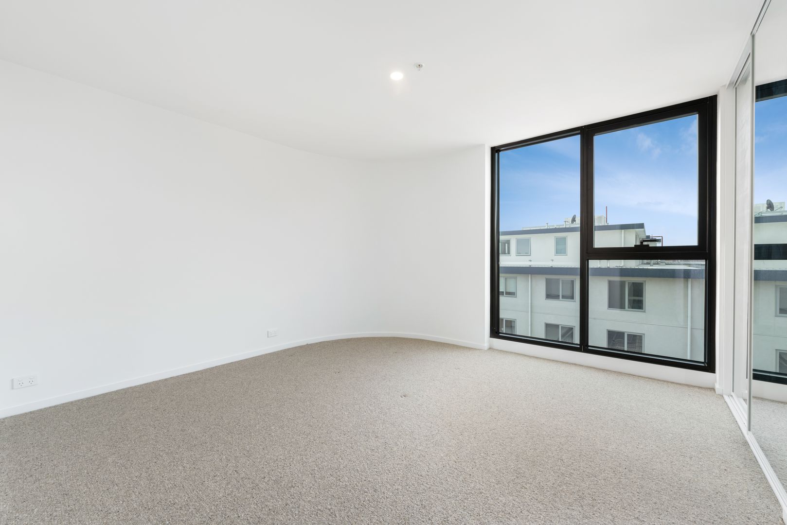 208/6 Dalgety Street, Oakleigh VIC 3166, Image 2