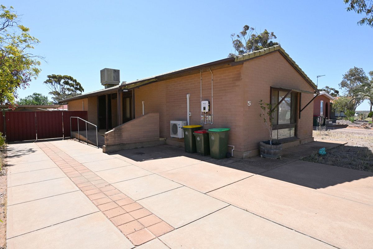 3 bedrooms House in 5 Sylvia Avenue PORT AUGUSTA SA, 5700