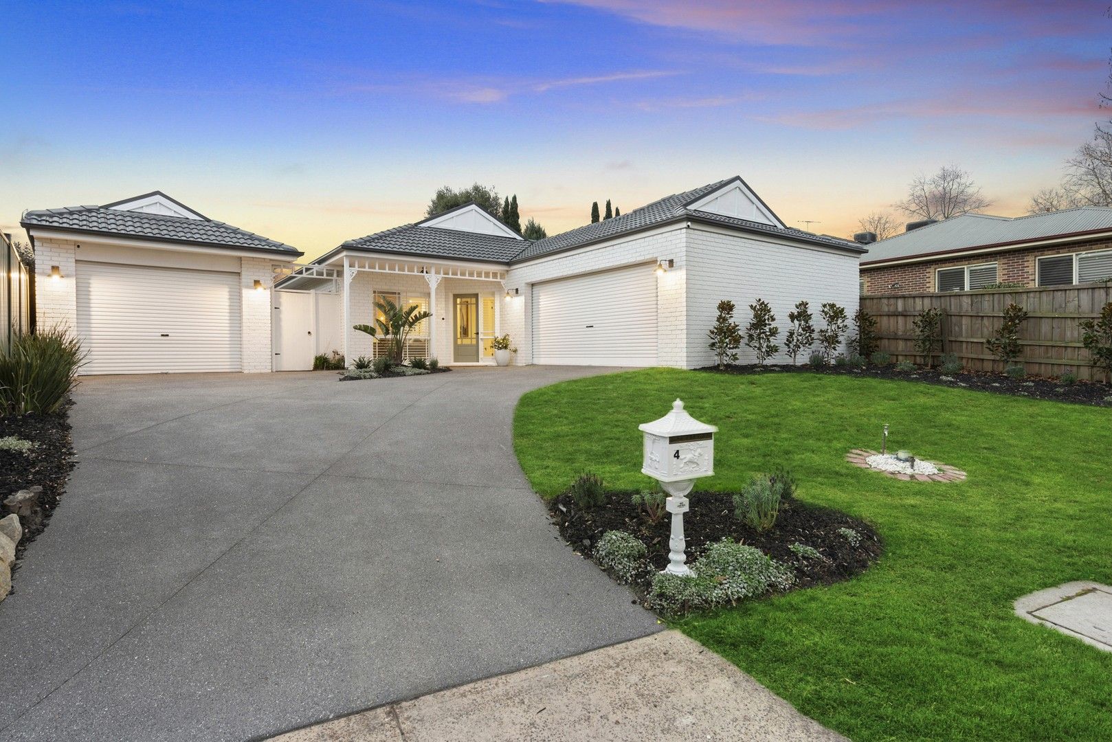 4 bedrooms House in 4 Kensington Avenue FRANKSTON SOUTH VIC, 3199