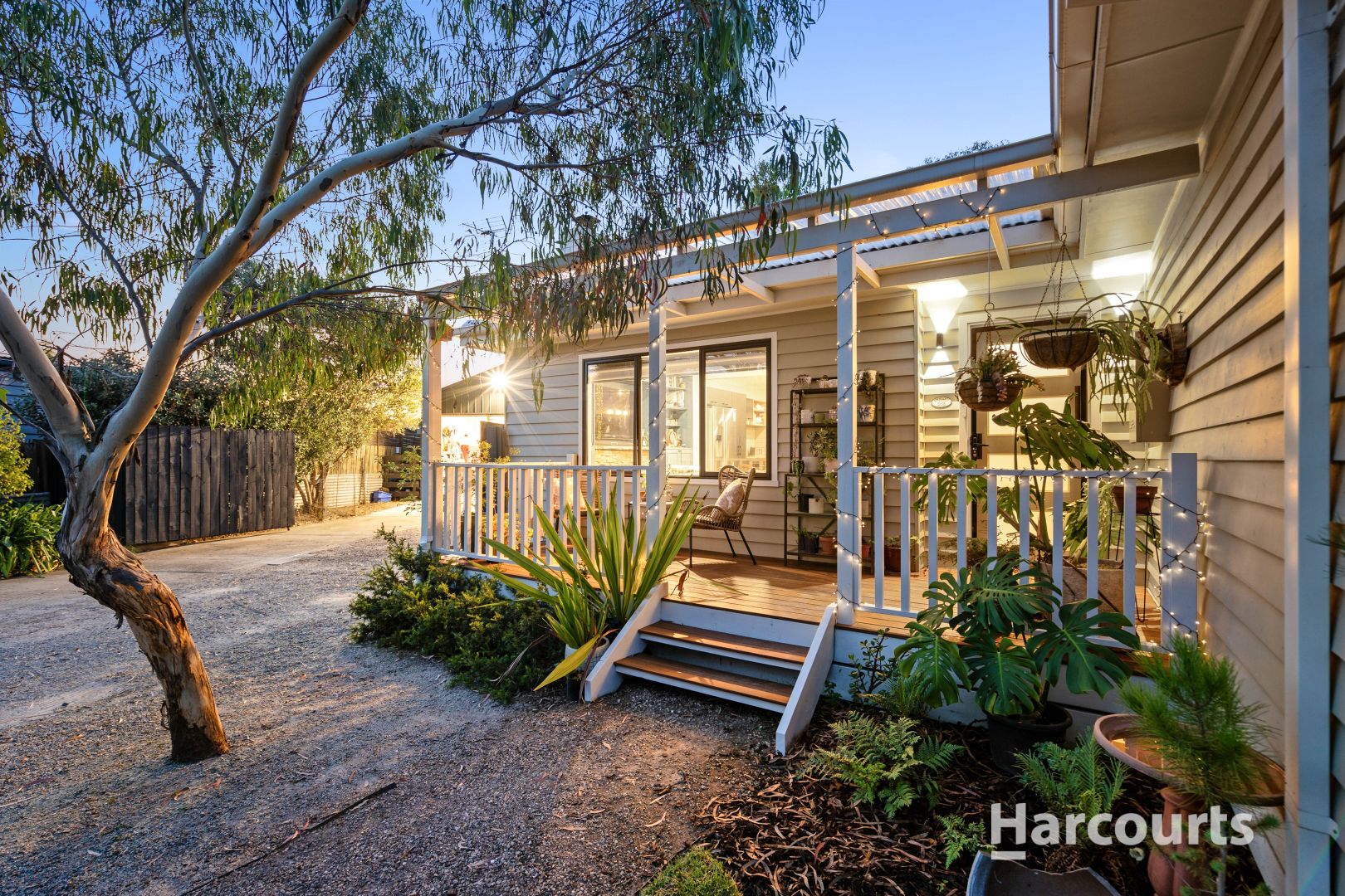 9 Crosslee Court, Deer Park VIC 3023, Image 2