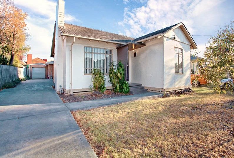 3 bedrooms Apartment / Unit / Flat in 1/3 Charlesworth Street LAVERTON VIC, 3028