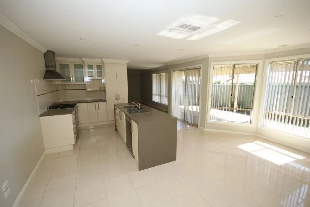 Additional image 3 of 1/4 Quandong Place, Forest Hill NSW 2651