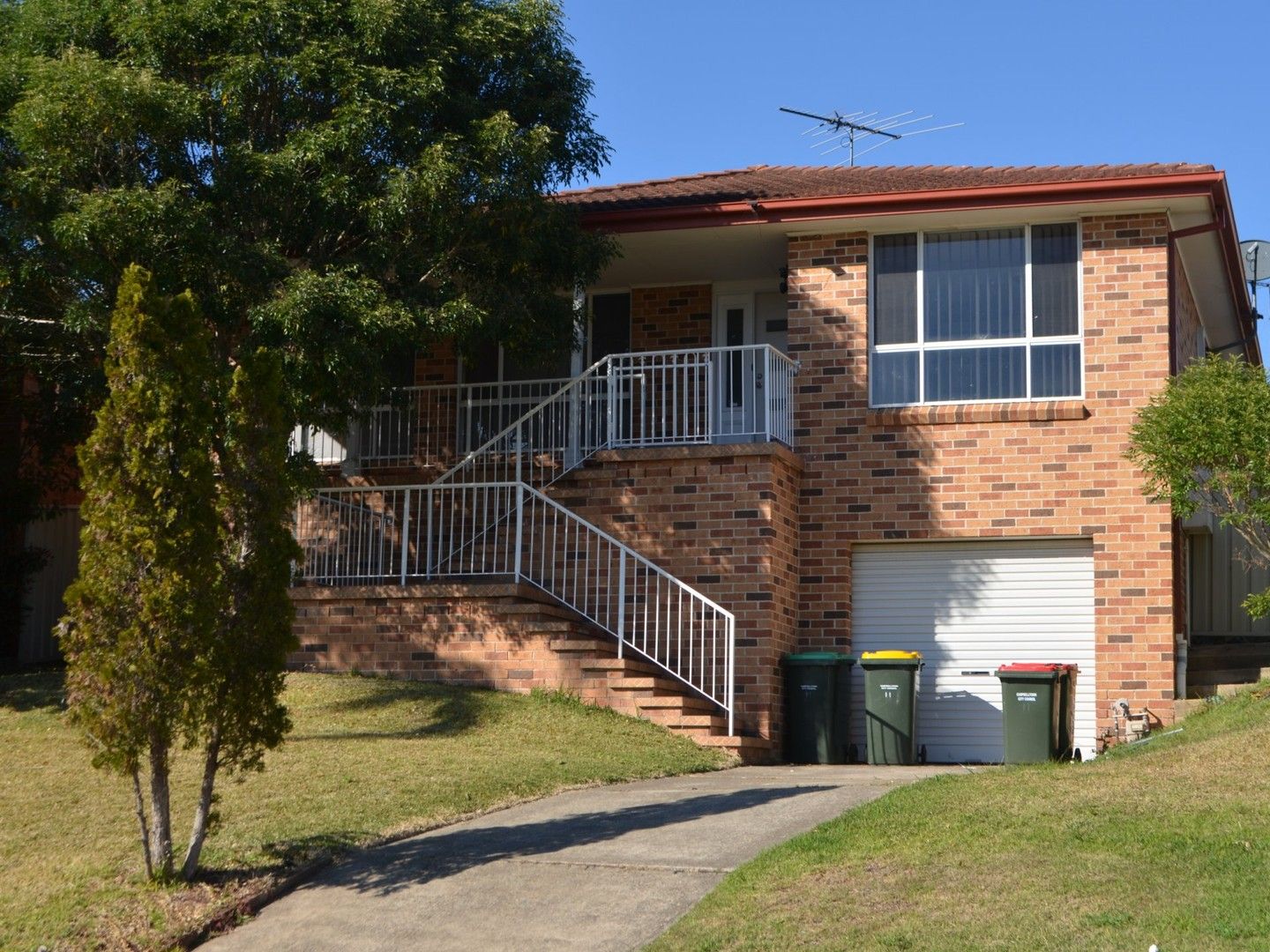 4 bedrooms House in 11 Cawdor Place ROSEMEADOW NSW, 2560