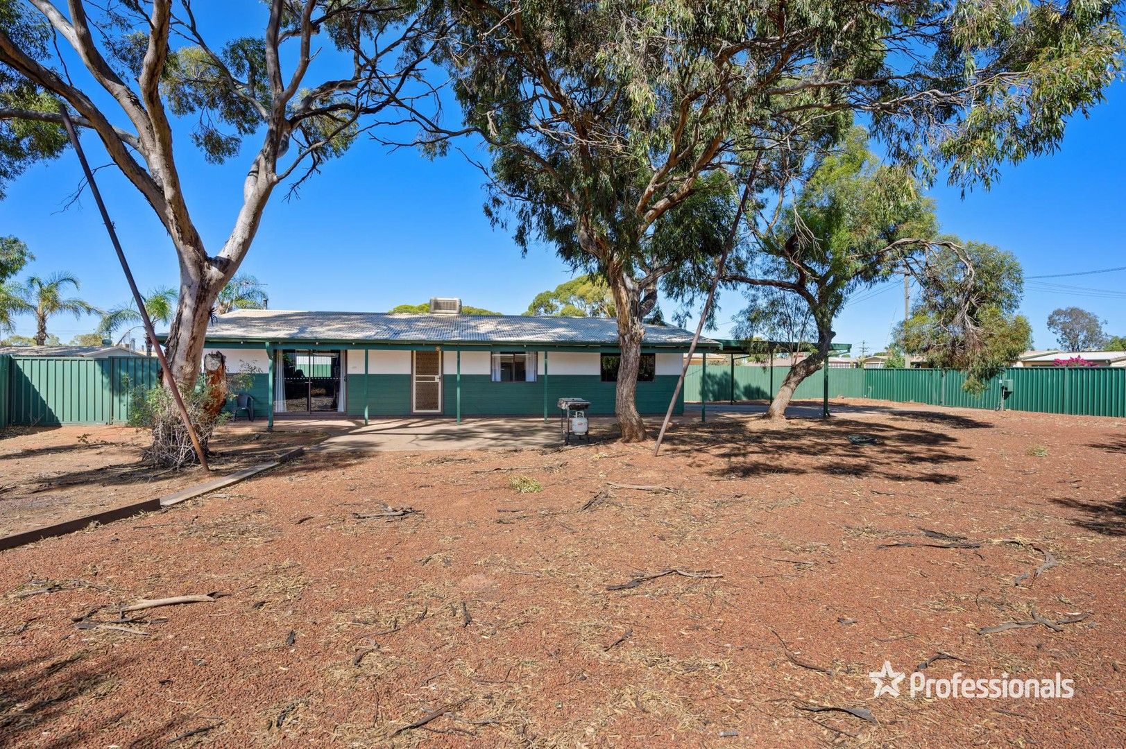 3 bedrooms House in 22 Morley Way SOUTH KALGOORLIE WA, 6430