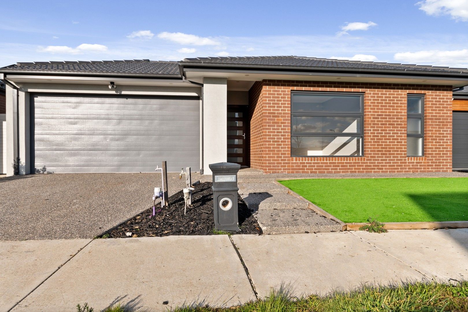 5 bedrooms House in 10 Rocco Avenue DONNYBROOK VIC, 3064