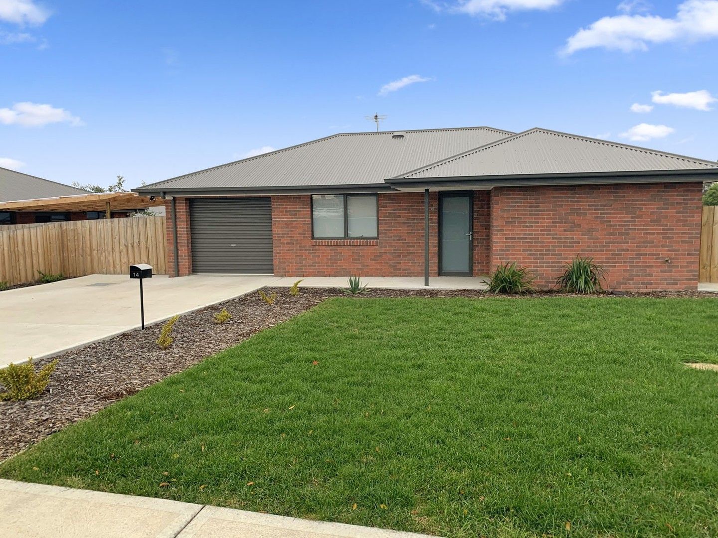 3 bedrooms House in 14 Ralph Terrace ROKEBY TAS, 7019
