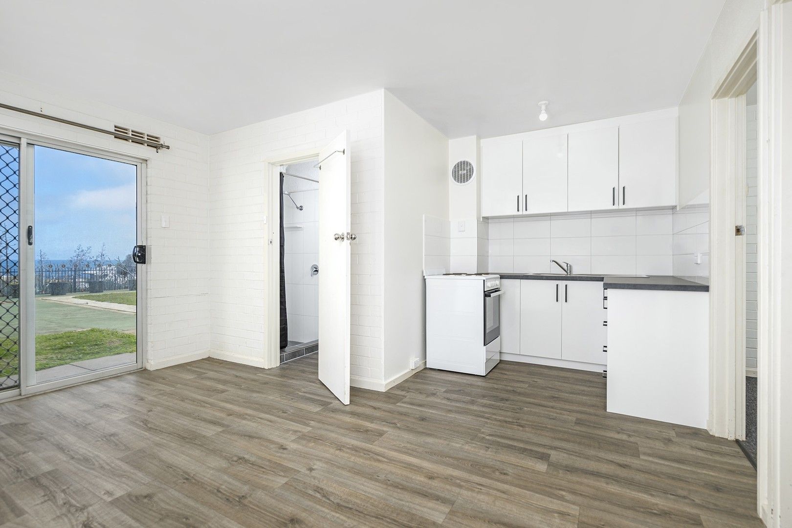 2 bedrooms Apartment / Unit / Flat in 16/137 George Road BERESFORD WA, 6530