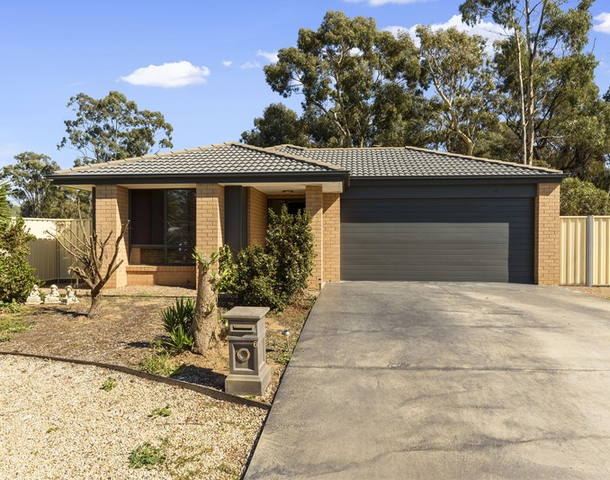 6 Lavery Court, Eaglehawk VIC 3556