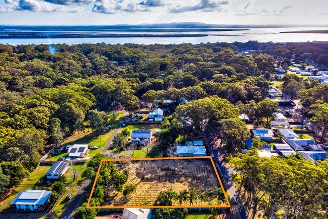 Picture of 9-11 Roebuck Road, RUSSELL ISLAND QLD 4184