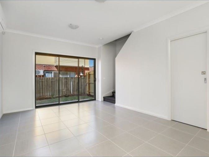 2 bedrooms Townhouse in 3/282 Camp Road BROADMEADOWS VIC, 3047
