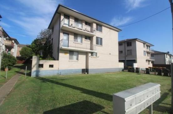 2 bedrooms Apartment / Unit / Flat in 19/20-22 WILGA STREET FAIRFIELD NSW, 2165