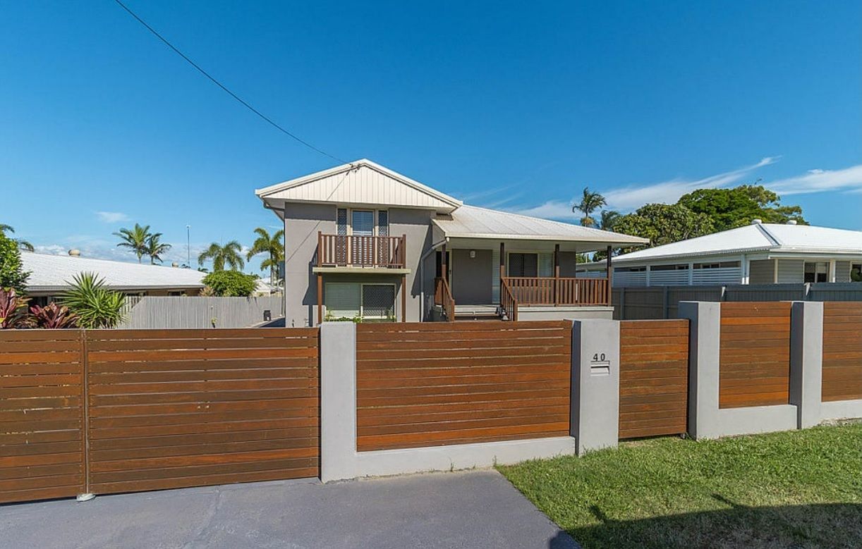 5 bedrooms House in 40 Winchelsea Street PIALBA QLD, 4655