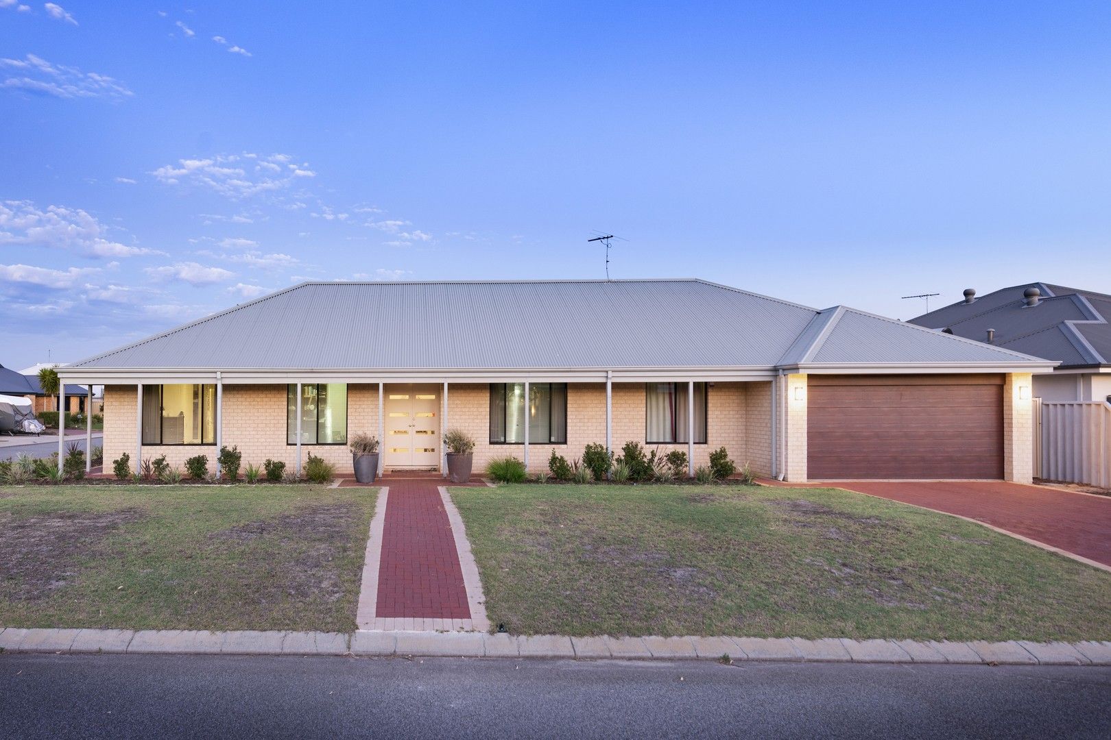 19 Halcyon Way, Atwell WA 6164, Image 0