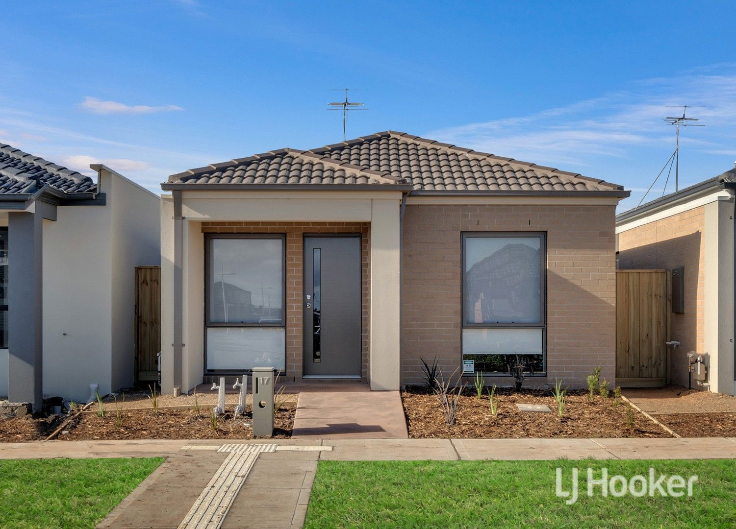 4 bedrooms House in 17 Vilette Avenue TARNEIT VIC, 3029