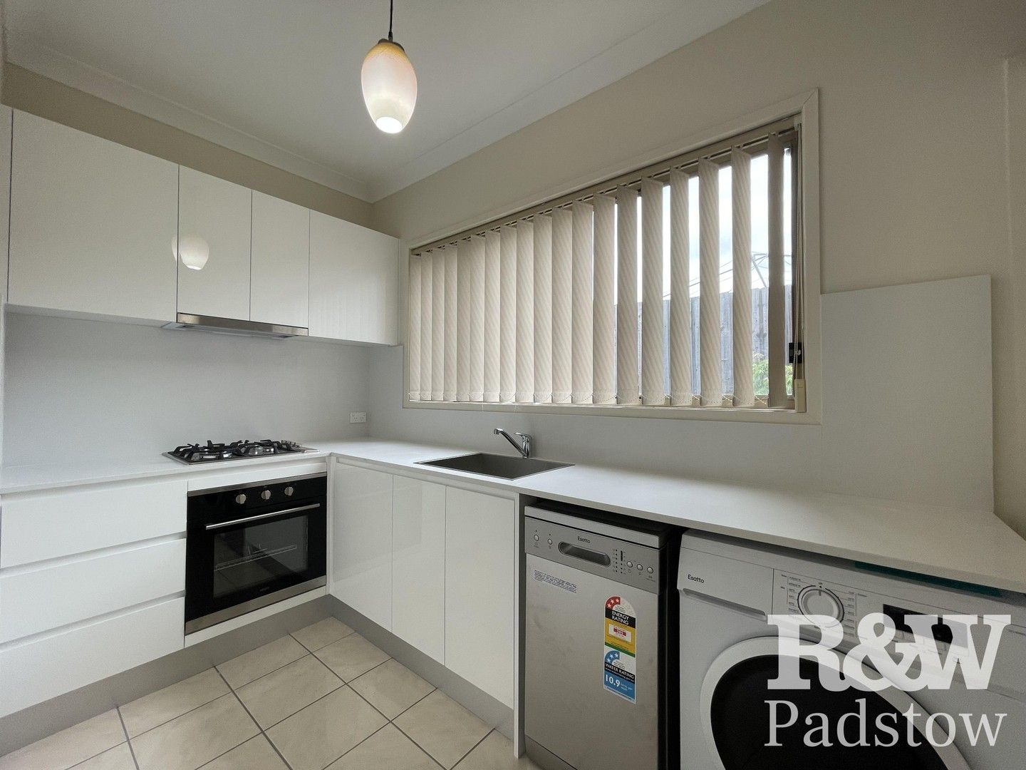 2 bedrooms House in 76 Howard Road PADSTOW NSW, 2211