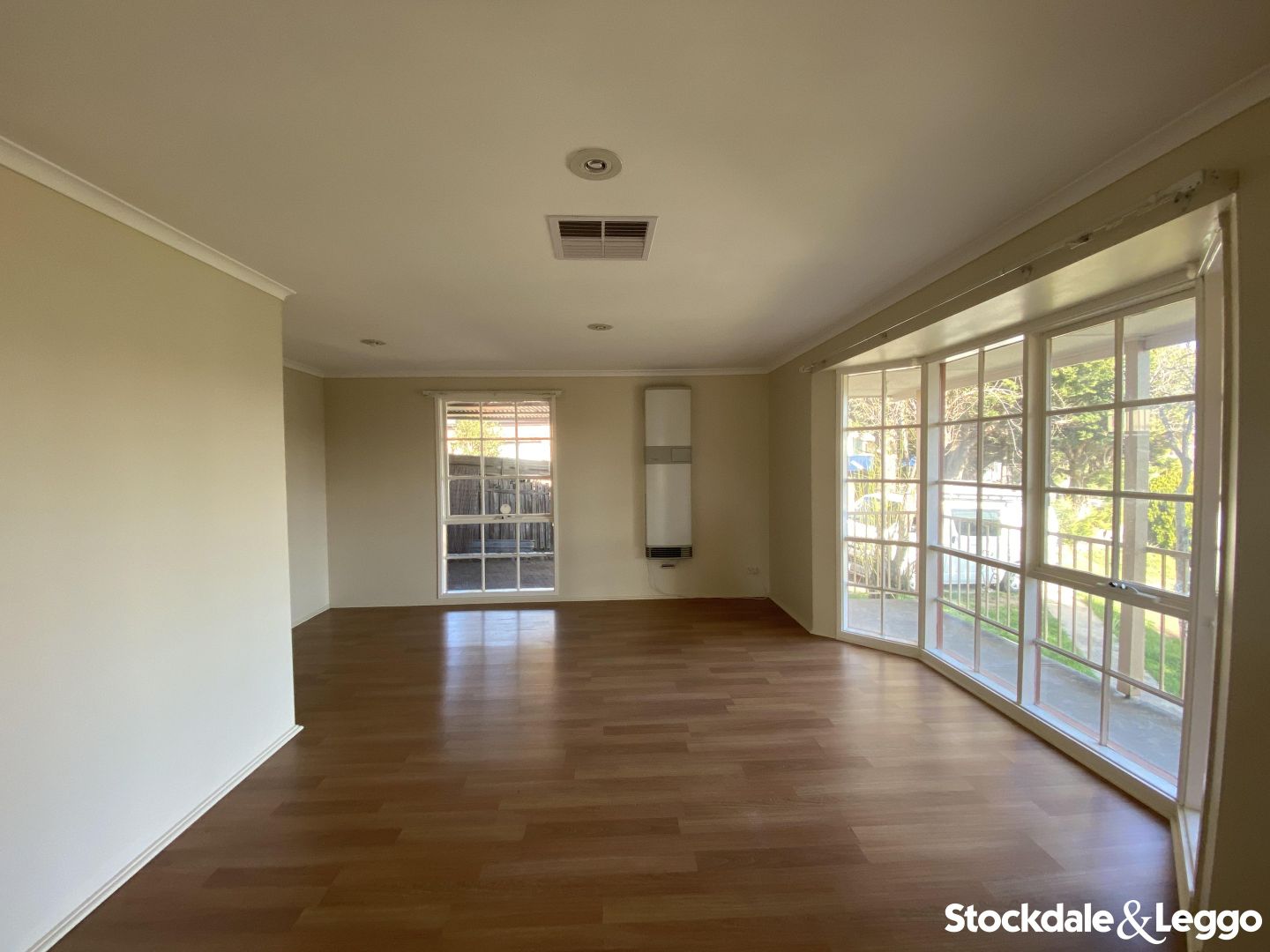 199 Erinbank Crescent, Attwood VIC 3049 House For Rent 410 Domain