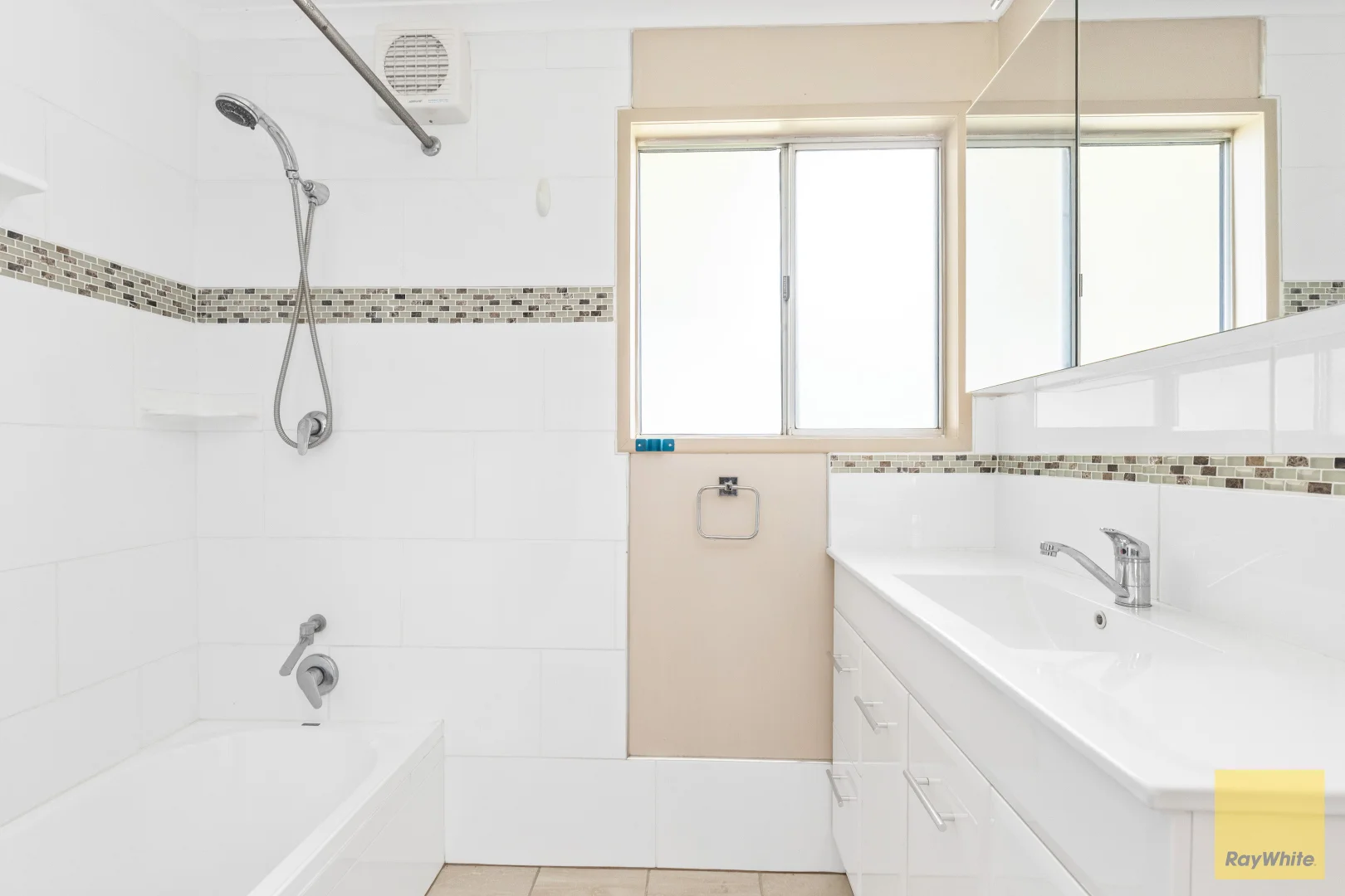 Additional image 12 of 21 Diamond Avenue, Emerald QLD 4720