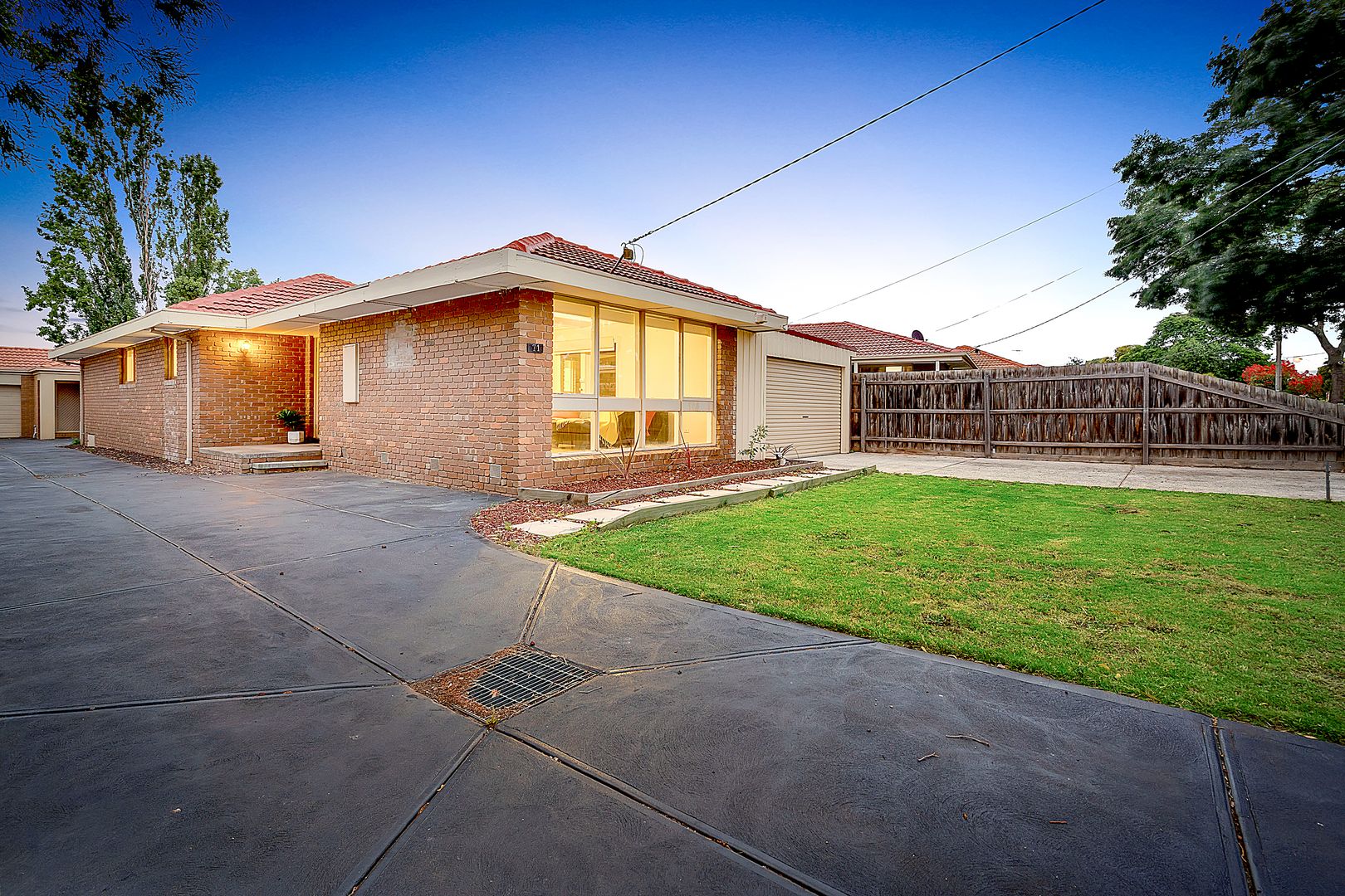 71 Dianne Avenue, Craigieburn VIC 3064, Image 2